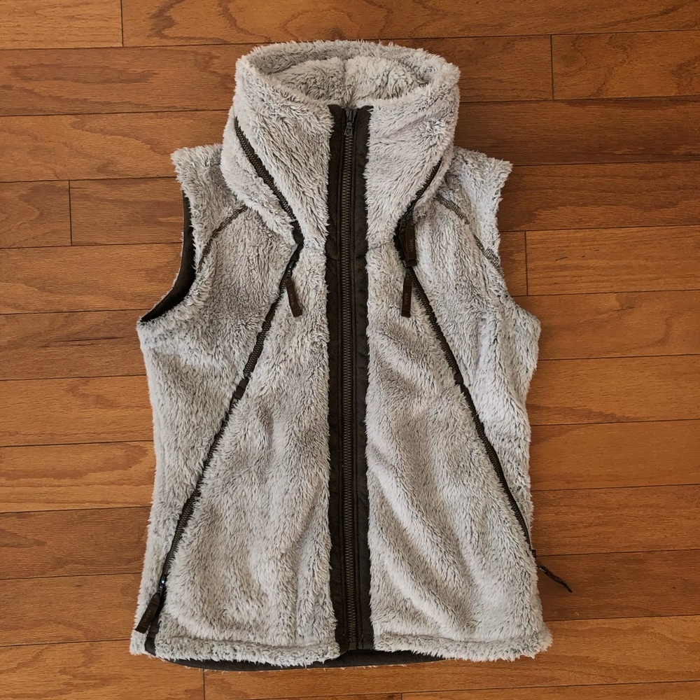 SOLD ♥️ Kuhl Flight Vest in Stone
